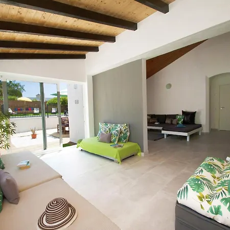 Villa In Albufeira Near Praia Da Oura Beach 阿尔布费拉