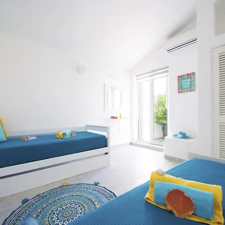 Villa In Albufeira Near Praia Da Oura Beach *