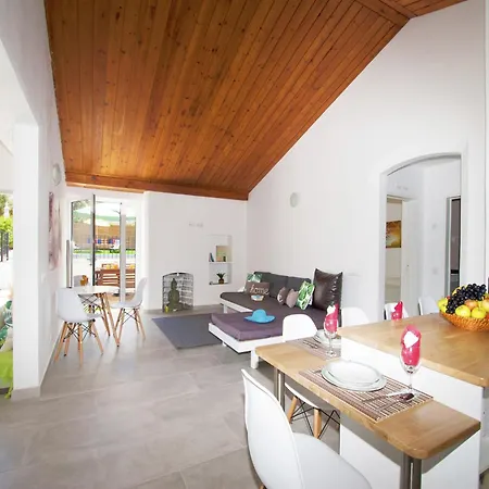 Villa Villa In Albufeira Near Praia Da Oura Beach
